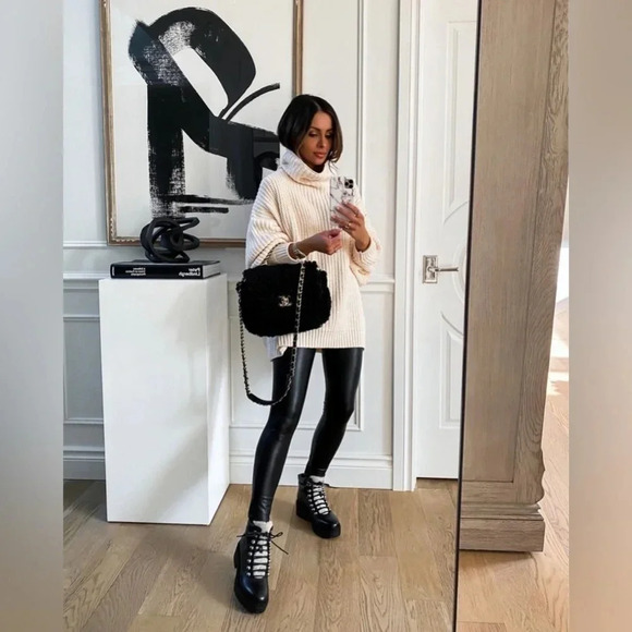 Marc Fisher NWOT LTD Nairy Hiking Boots Suede Fleece Lined in Gray Size 5.5 - Picture 4 of 10